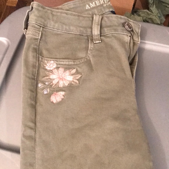 Embroidered Cropped Jeggings - Picture 4 of 5